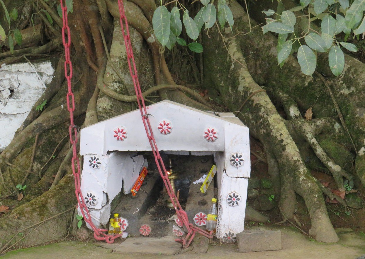 Karinthandan Temple, Wayanad, Kerala - Vushii.com Karinthandan Temple, Wayanad, Kerala - Vushii.com
